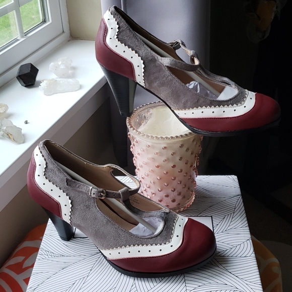 NIB Burgundy Dora t-strap pumps - Picture 3 of 12